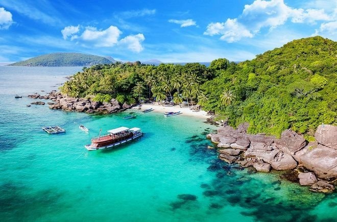 CÔN ĐẢO -  MỘT HUYỀN THOẠI ( Đi về Máy bay )